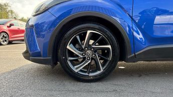 Toyota C-HR 1.8 VVT-i Hybrid Dynamic 5dr CVT (Navigation)(Park Assist)(Adapt