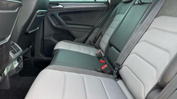 Volkswagen Tiguan 2.0 TDi 150 4Motion R-Line Tech 5dr DSG