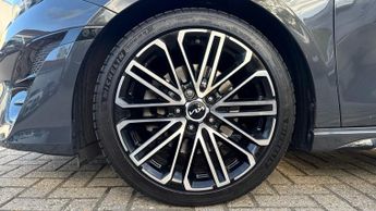 Kia Ceed 1.5T GDi ISG GT-Line S 5dr Auto with Apple CarPlay  Keyless Entr