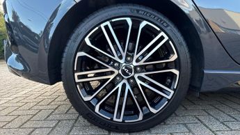 Kia Ceed 1.5T GDi ISG GT-Line S 5dr Auto with Apple CarPlay  Keyless Entr