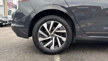 Volkswagen Golf 1.4 TSI eHybrid Style 5dr DSG (Front/Rear Parking Sensors)(Adapt