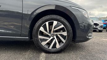 Volkswagen Golf 1.4 TSI eHybrid Style 5dr DSG (Front/Rear Parking Sensors)(Adapt
