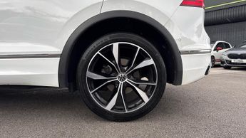 Volkswagen Tiguan 1.5 TSI 150 R-Line 5dr DSG (Opening Panoramic Roof)(Rear Parking