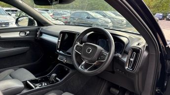 Volvo XC40 1.5 T4 Recharge PHEV Plus Dark 5dr Auto (Keyless Entry/Go)(Heate