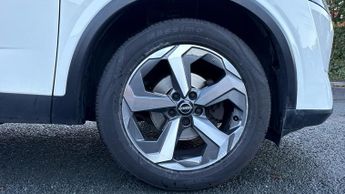 Nissan Qashqai 1.3 DiG-T MH 158 N-Connecta 5dr Xtronic