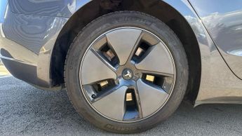 Tesla Model 3 RWD 4dr Auto
