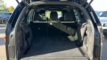 Land Rover Discovery 3.0 D300 Metropolitan Edition 5dr Auto with Climate Seats and He