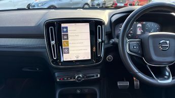 Volvo XC40 2.0 B5P R DESIGN Pro AWD with Panoramic Sunroof  Heated Front an