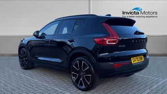 Volvo XC40 2.0 B5P R DESIGN Pro AWD with Panoramic Sunroof  Heated Front an