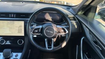 Jaguar F-PACE 2.0 P250 HSE AWD - 3D Camera -