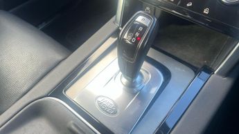 Land Rover Discovery Sport 2.0 D200 R-Dynamic SE 5dr Auto With Heated Seats and Fixed Panor