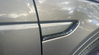 Land Rover Discovery Sport 2.0 D200 R-Dynamic SE 5dr Auto With Heated Seats and Fixed Panor