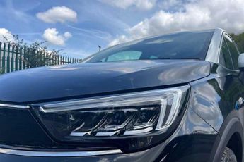 Vauxhall Crossland 1.2i Turbo (130 PS) Elite Nav 5 Door Petrol SUV Automatic *** 1 