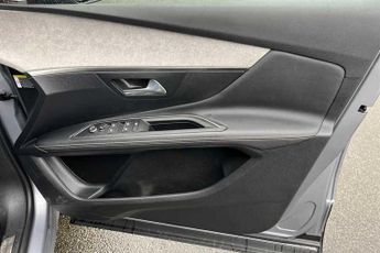 Peugeot 3008 1.2i PureTech (130 PS) GT Premium 5 Door Petrol SUV Automatic **