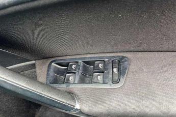 Volkswagen Golf 1.5 TSi EVO (130 PS) SE Navigation 5 Door Petrol Hatchback Autom