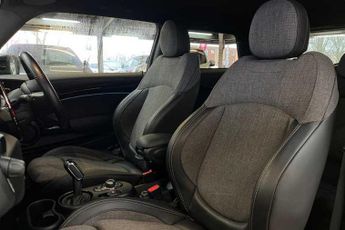 MINI Electric Hatch Cooper SE 32.6kWh Level 2 Hatchback 3dr Electric Auto (184 ps)