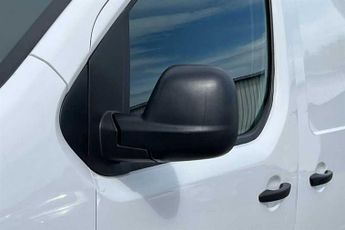 VAUXHALL VIVARO 1.5 Turbo D 2900 Dynamic Panel Van 6dr Diesel Manual L2 H1 Euro 