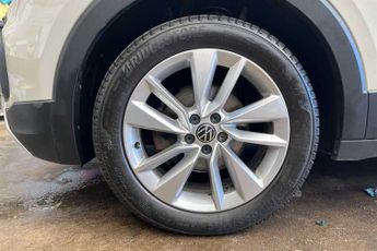 VOLKSWAGEN T-CROSS 1.0 TSI SE SUV 5dr Petrol Manual Euro 6 (s/s) (110 ps)