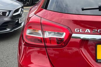 MERCEDES-BENZ GLA 2.1 GLA200d AMG Line (Executive) SUV 5dr Diesel 7G-DCT 4MATIC Eu