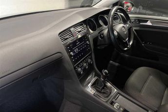 VOLKSWAGEN GOLF 1.5 TSI EVO Match Edition Hatchback 5dr Petrol Manual Euro 6 (s/