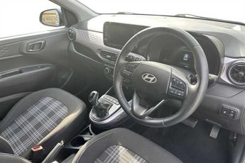 HYUNDAI i10 1.0 Premium Hatchback 5dr Petrol Auto Euro 6 (s/s) (63 ps)