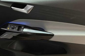 VOLKSWAGEN ID.3 Pro Performance 58kWh Family Hatchback 5dr Electric Auto (204 ps