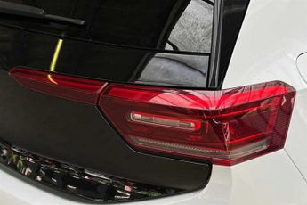 VOLKSWAGEN ID.3 Pro Performance 58kWh Family Hatchback 5dr Electric Auto (204 ps