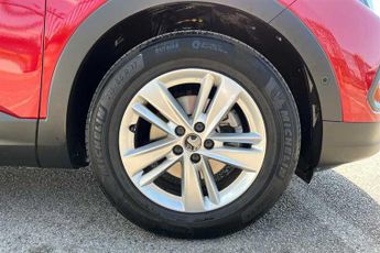 VAUXHALL GRANDLAND 1.2 Turbo Design 5dr