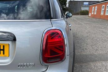 MINI Hatch 1.5 Cooper Classic Hatchback 5dr Petrol Steptronic Euro 6 (s/s) 