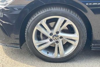 VOLKSWAGEN GOLF 1.5 TSI R-Line Hatchback 5dr Petrol Manual Euro 6 (s/s) (150 ps)