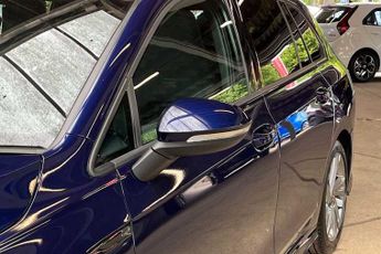 VOLKSWAGEN GOLF 1.5 eTSI 150 R-Line 5dr DSG