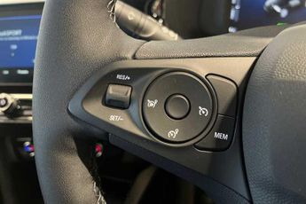 VAUXHALL CORSA 50kWh Yes Hatchback 5dr Electric Auto (136 ps)