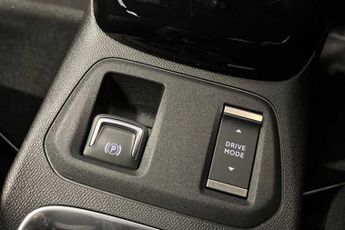 VAUXHALL CORSA 50kWh Yes Hatchback 5dr Electric Auto (136 ps)