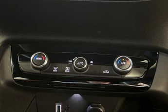 VAUXHALL CORSA 50kWh Yes Hatchback 5dr Electric Auto (136 ps)