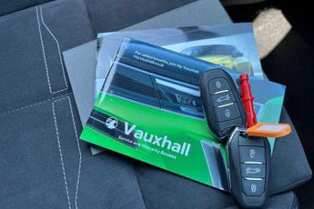 VAUXHALL ASTRA Electric 54kWh Ultimate Hatchback 5dr Electric Auto (156 ps)