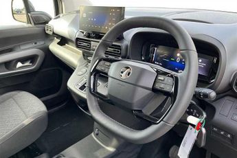 VAUXHALL COMBO LIFE Electric 50kWh Ultimate MPV 5dr Electric Auto (7.4kW Charger) (136 ps)