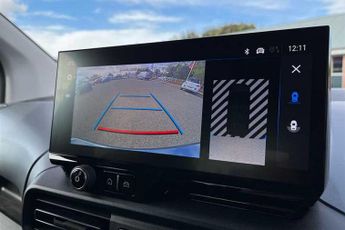 VAUXHALL COMBO LIFE Electric 50kWh Ultimate MPV 5dr Electric Auto (7.4kW Charger) (136 ps)