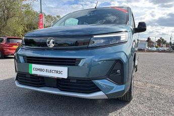 VAUXHALL COMBO LIFE Electric 50kWh Ultimate MPV 5dr Electric Auto (7.4kW Charger) (136 ps)