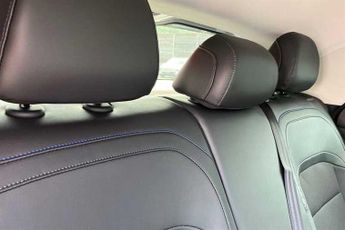 MG MG4 EV 64kWh Trophy Long Range Hatchback 5dr Electric Auto (203 ps)