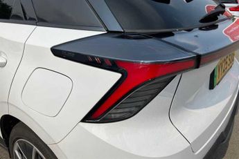 MG MG4 EV 64kWh Trophy Long Range Hatchback 5dr Electric Auto (203 ps)