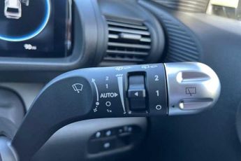 HYUNDAI INSTER Long Range 49kWh 02 SUV 5dr Electric Auto (115 ps)
