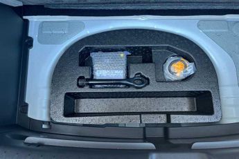 HYUNDAI INSTER Long Range 49kWh 02 SUV 5dr Electric Auto (115 ps)