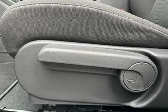 HYUNDAI KONA 48.4kWh Advance SUV 5dr Electric Auto (156 ps)