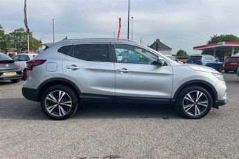 NISSAN QASHQAI 1.3 DIG-T N-Connecta SUV 5dr Petrol Manual Euro 6 (s/s) (140 ps)