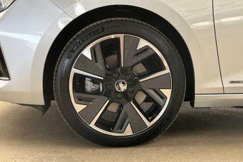 VAUXHALL ASTRA Electric 54kWh Ultimate Sports Tourer 5dr Electric Auto (156 ps)