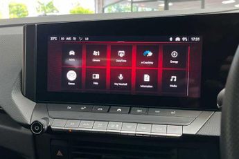 VAUXHALL ASTRA Electric 54kWh Ultimate Sports Tourer 5dr Electric Auto (156 ps)