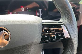 VAUXHALL ASTRA 54 kWh (156 PS) Ultimate 5 Door Electric Sports Tourer Automatic