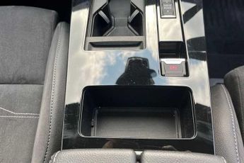 VAUXHALL ASTRA 54 kWh (156 PS) Ultimate 5 Door Electric Sports Tourer Automatic