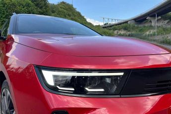 VAUXHALL ASTRA 54 kWh (156 PS) Ultimate 5 Door Electric Sports Tourer Automatic