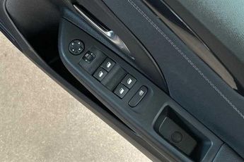 VAUXHALL Corsa Electric 50kWh Yes Hatchback 5dr Electric Auto (136 ps)